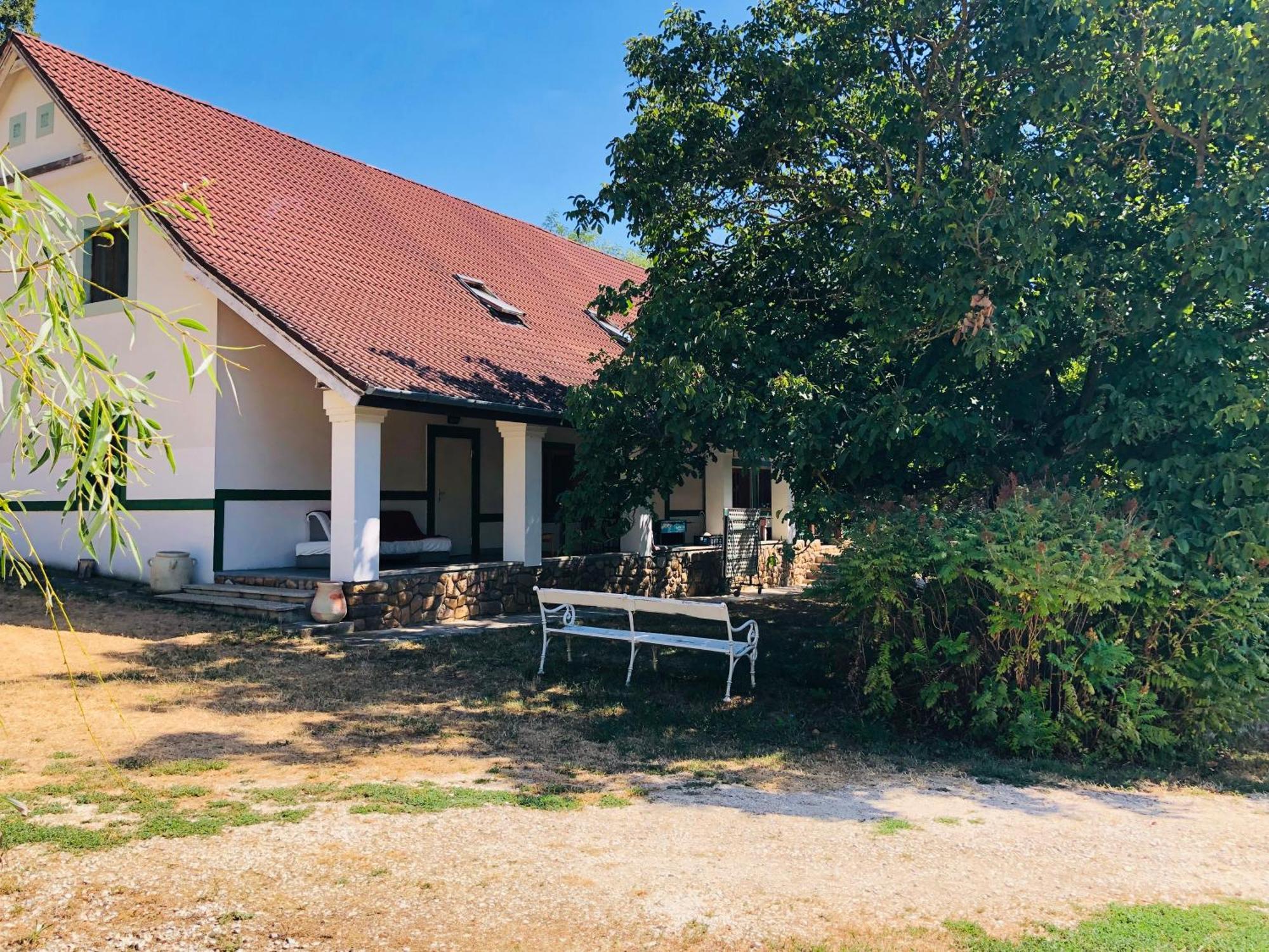 Aligvar Vendeghaz Salfold Exterior photo